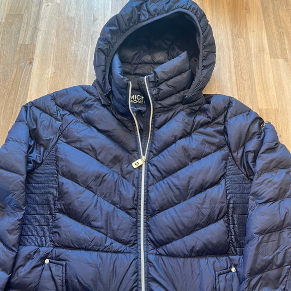 <3 Michael Michael Kors | Down Jacket - Picture 3 of 12